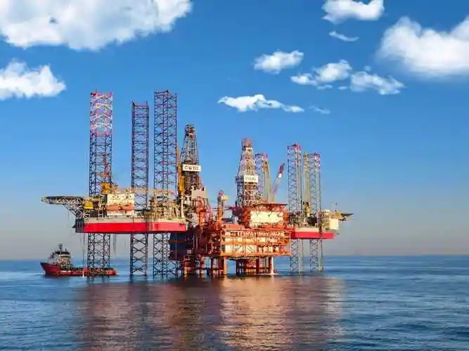 油气"压舱"，能源转型需求如何平衡？