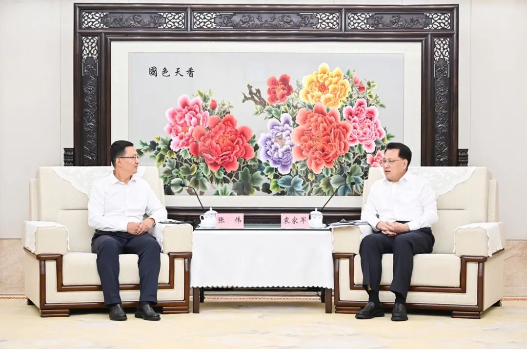 重庆市与国家石油天然气管网集团签署战略合作协议 袁家军胡衡华会见张伟一行并见证签约