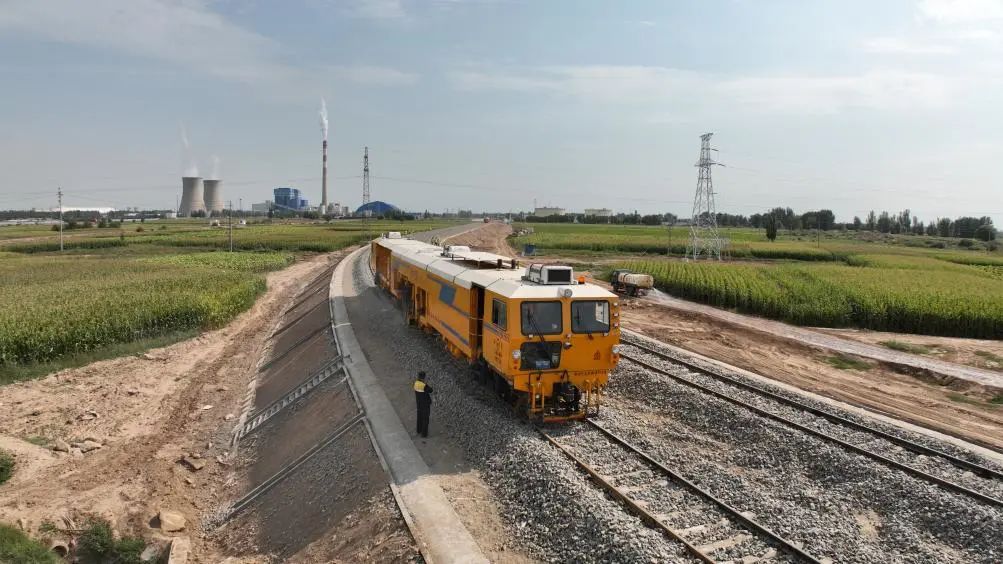 【石油】内蒙古：西部首条原油转运铁路专用线---巴彦油田铁路专用线竣工验收