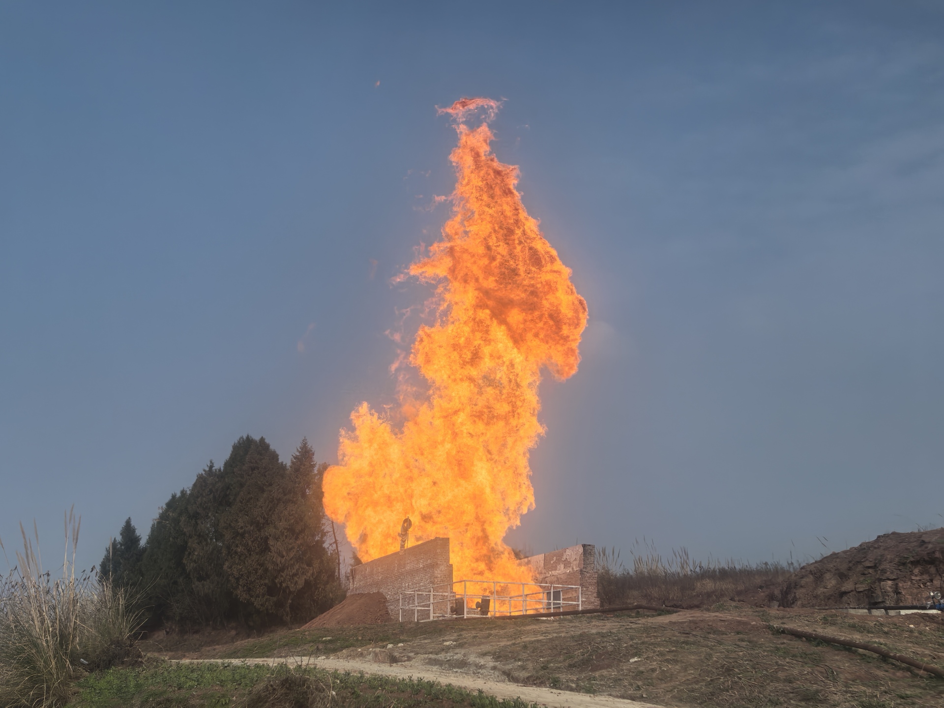 西南油气田新年首口百万方气井诞生