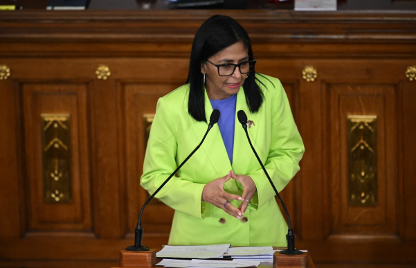 委内瑞拉代总统签署并颁布油气法改革法案