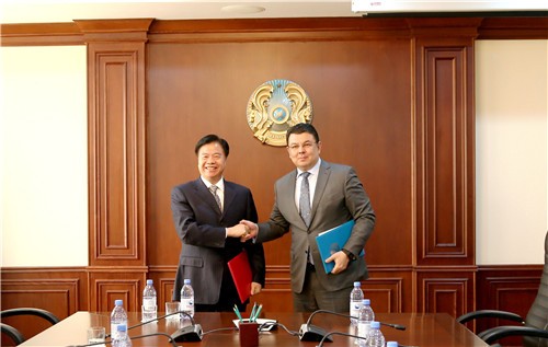 中国石油就油气合作在哈签署两项合作协议