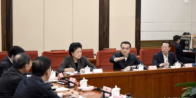 李克强主持召开国务院常务会议 部署进一步加强煤电油气运保障和市场保供